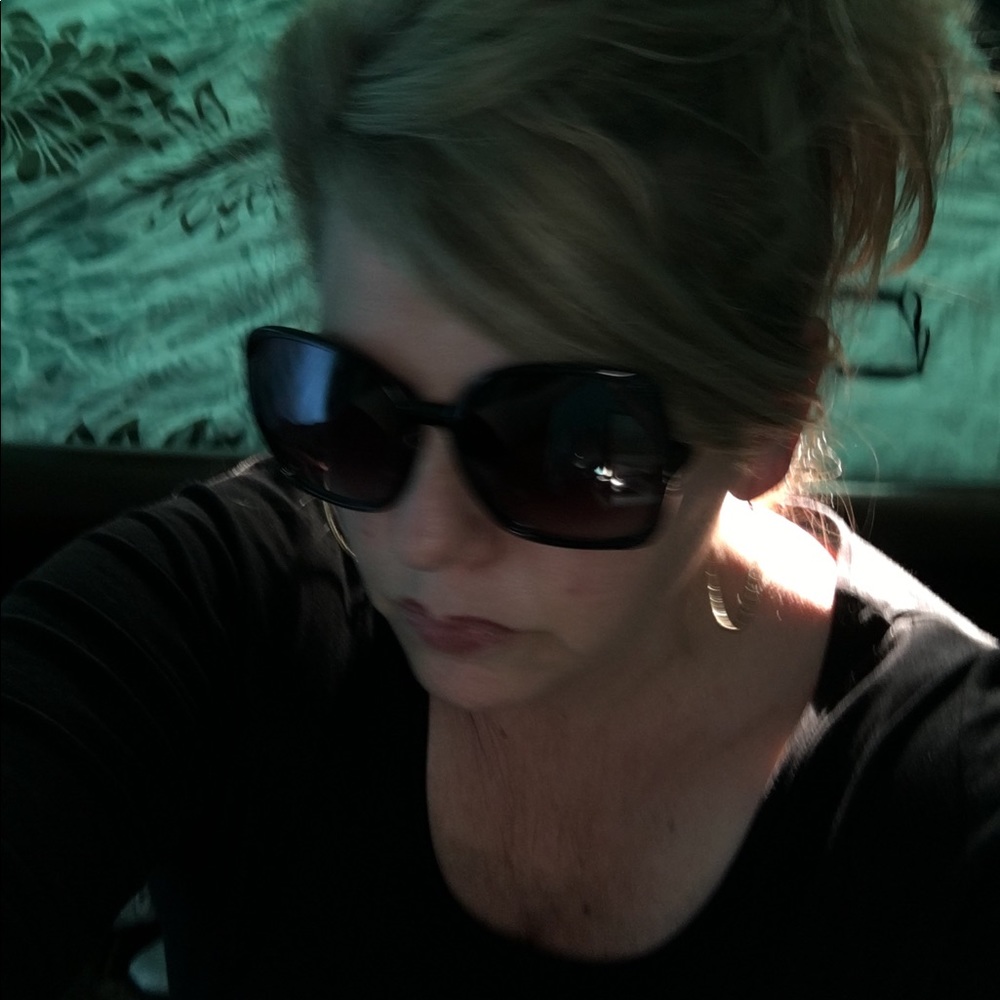 Meet your Posher, Dari